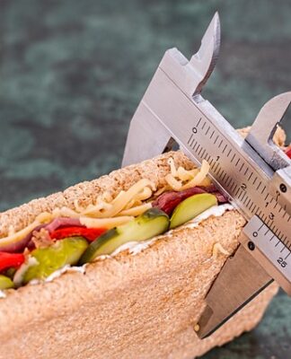 Ile kalorii ma jedna łyżka miodu?